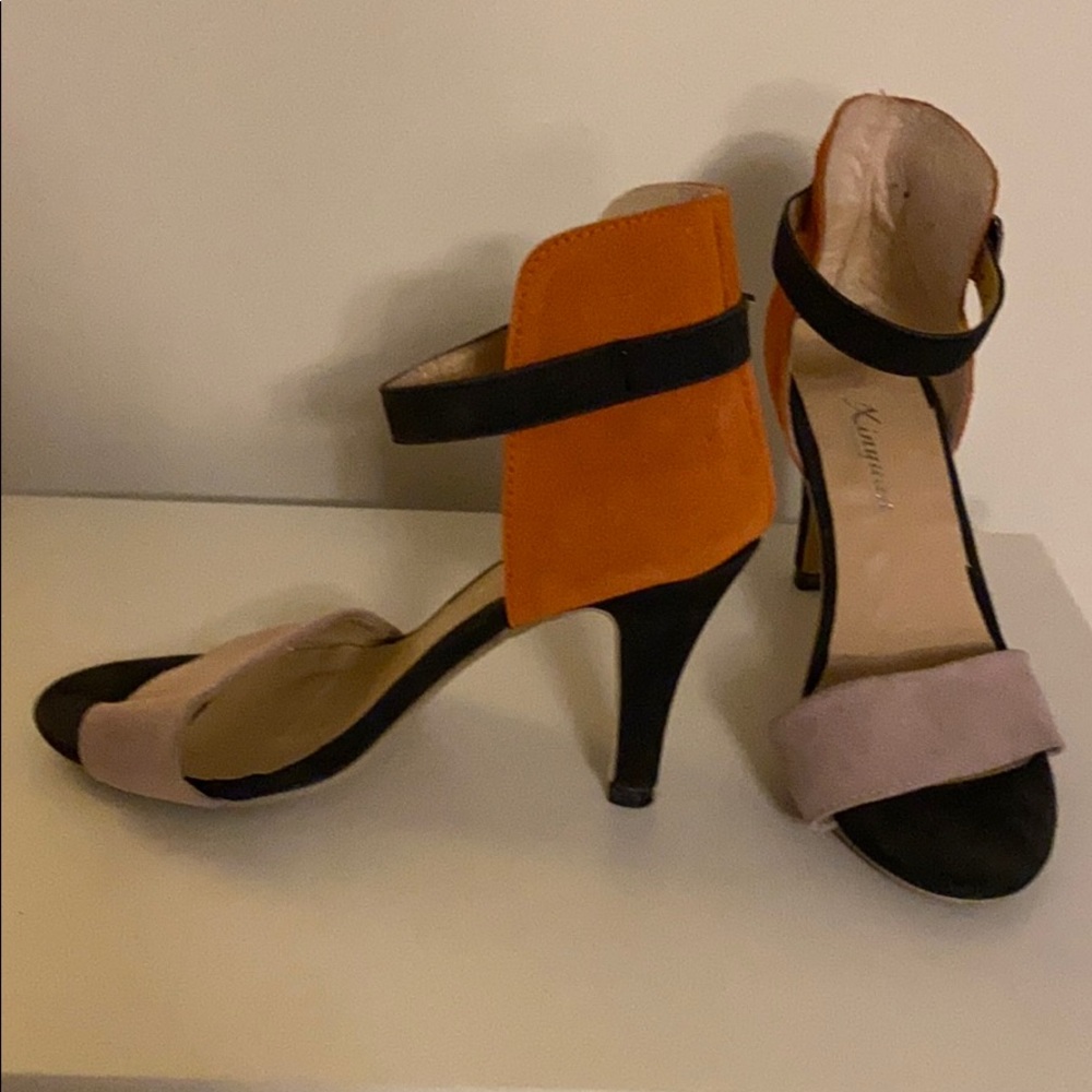 Shoes - Picture 4 of 5